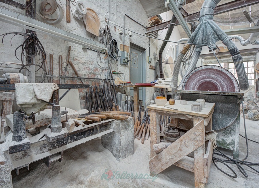 The artisan workshops of alabaster